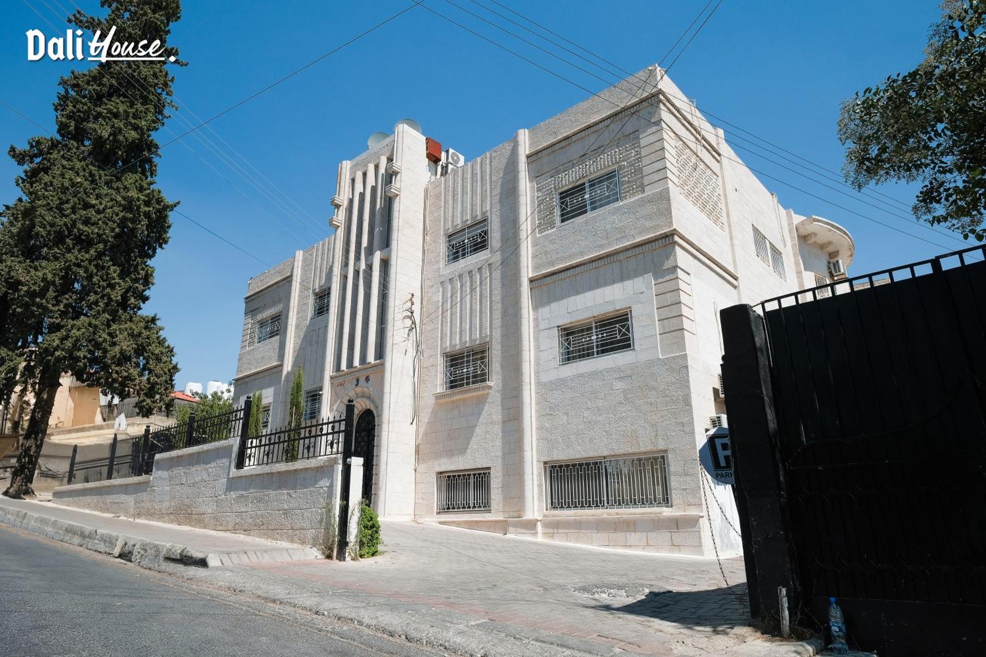Dali House Hotel Amman Exterior photo